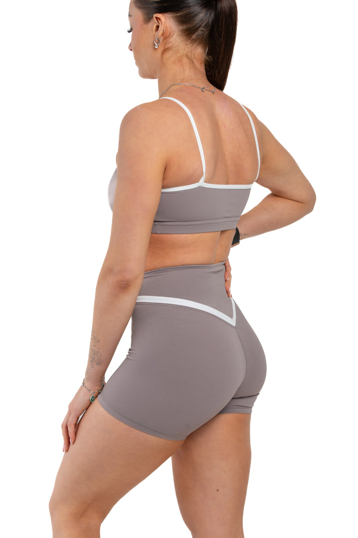 Two-Tone Sports Bra, Crotchless Shorts & Leggings Three-Piece Training Set Luxus