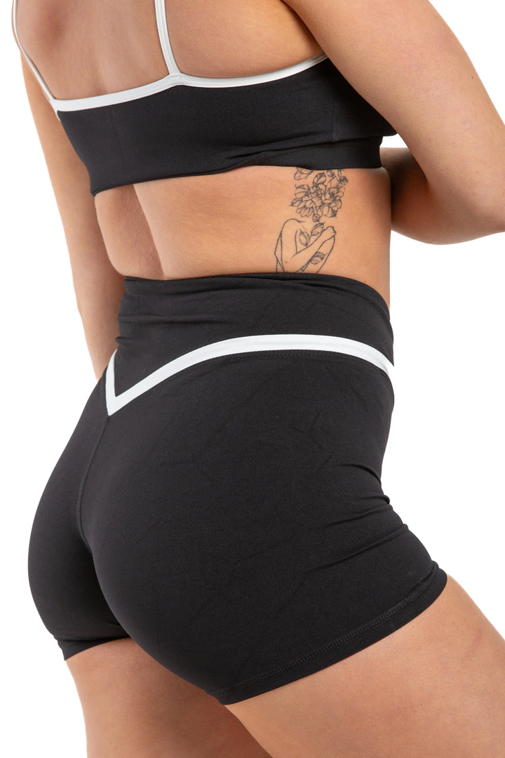 Two-Tone Sports Bra, Crotchless Shorts & Leggings Three-Piece Training Set Luxus